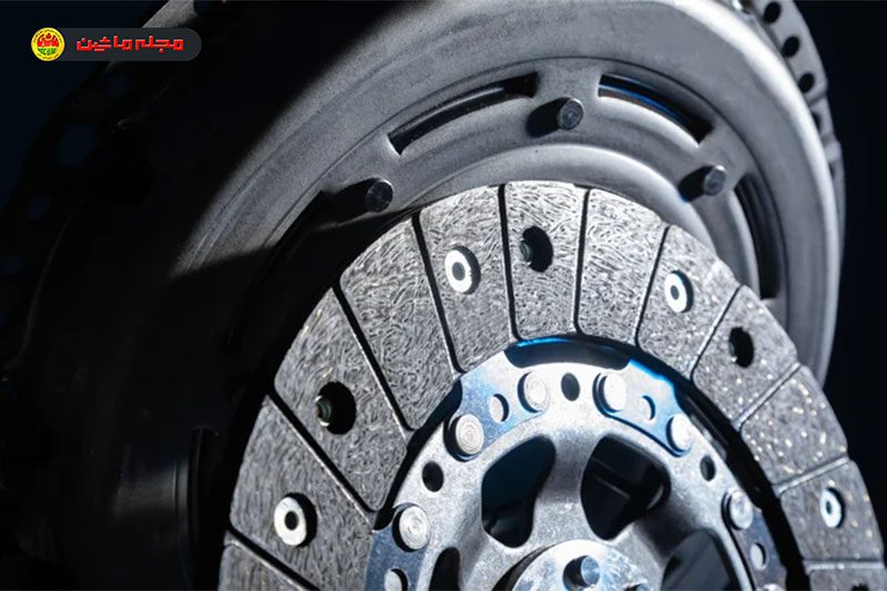 کلاچ تر در برابر کلاچ خشک: تفاوتها، مزایا و کاربردها کلاچ تر در برابر کلاچ خشک