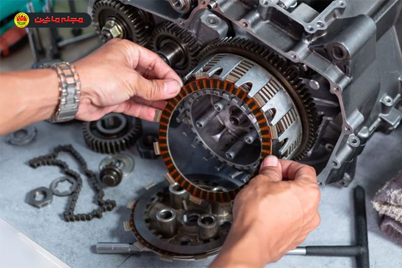 کلاچ تر در برابر کلاچ خشک: تفاوتها، مزایا و کاربردها کلاچ تر در برابر کلاچ خشک